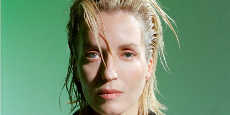 Jeanne Added en concert aux Passagers du Zinc de Châteaurenard