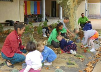 Luberon : les enfants vont végétaliser les cours des écoles