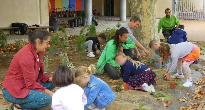 Luberon : les enfants vont végétaliser les cours des écoles