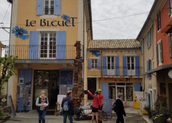 Il se passe une foule de choses au Bleuet à Banon, courrez retrouver ce lieu enchanté !
