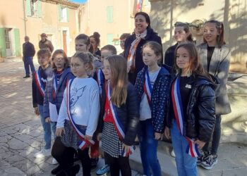 À Gargas, les enfants au cœur la commémoration du 11 novembre