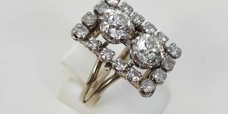 Ivoire Nîmes, Ces jouets, ces bijoux, ces objets qui valent de l’or