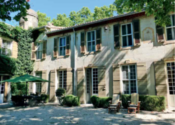 Arles, dispersion de la collection Emile Garcin, fondateur de la marque éponyme