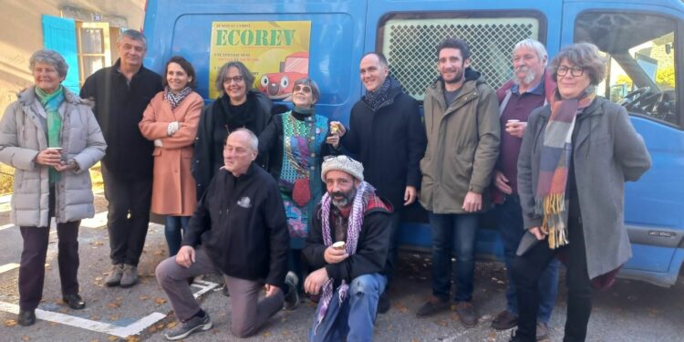 Enedis fait don d’un véhicule à l’association Ecorev