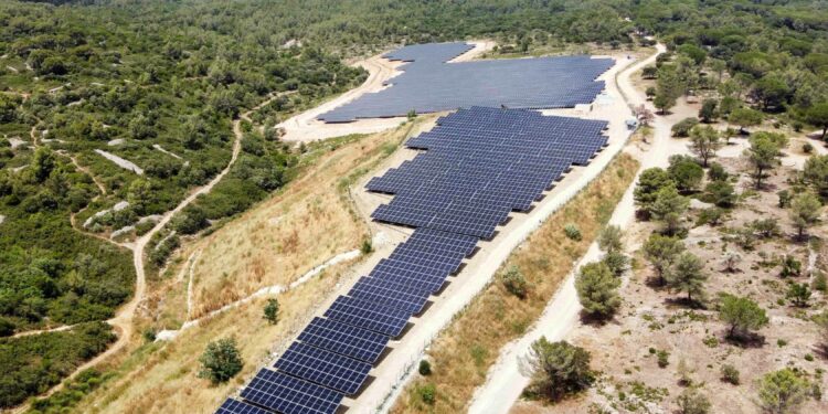 Caveirac : la centrale solaire du groupe ADP mise en service depuis 3 mois