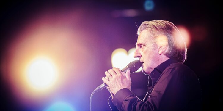 Daniel Auteuil du cinéma à la chanson à l’Opéra Grand Avignon ce samedi