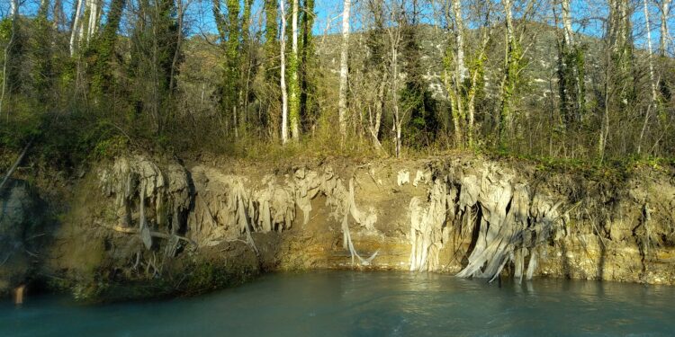 Pollution accidentelle des rives : les PNR du Mont-Ventoux, des Baronnies provençales et le syndicat mixte de l’Ouvèze provençale au chevet du Toulourenc