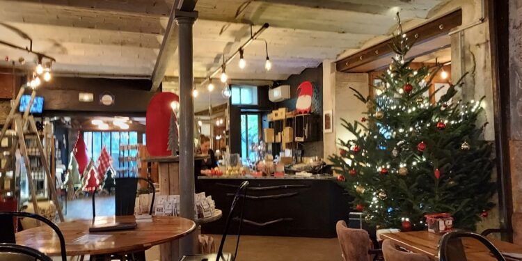 Villeneuve-lès-Avignon : La Maison Bronzini se met aux couleurs de Noël