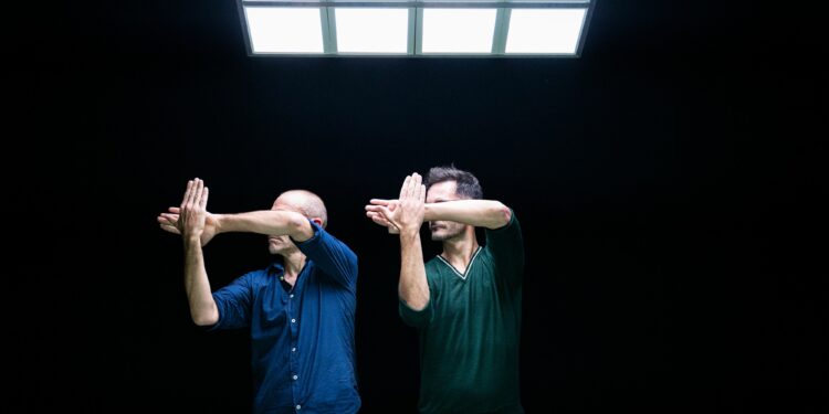 ‘On ne parle pas avec des moufles’, de la danse au Centre départemental de Rasteau ce samedi