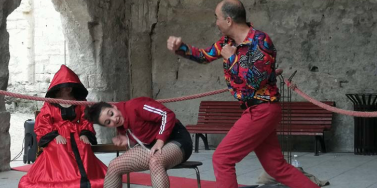 Benoit XII, Boxing shadows