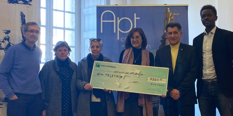 La Ville d’Apt remet son chèque à l’AFM-Téléthon