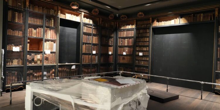 Carpentras : les cabinets de D’Inguimbert et Barjavel s’installent à la bibliothèque Inguimbertine