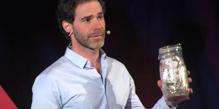 (Vidéo) Quand le papa de Famille ‘presque’ zéro déchet vient jouer à domicile