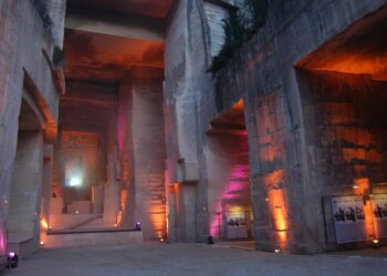 Clap de fin pour l’exploitation des Carrières des Lumières du château des Baux-de-Provence par Culturespaces ?