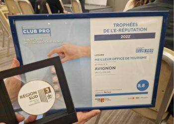 L’Office de Tourisme d’Avignon reçoit le trophée de l’e-réputation