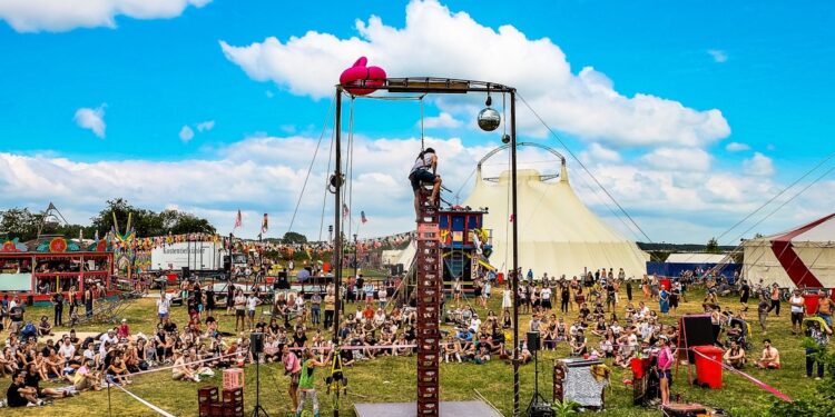 La Tour d’Aigues : découverte du monde du cirque avec le festival Le Fadoli’s