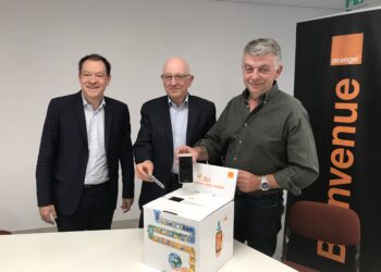 Recyclage : les maires de Vaucluse et l’opérateur Orange lancent la collecte des mobiles usagers