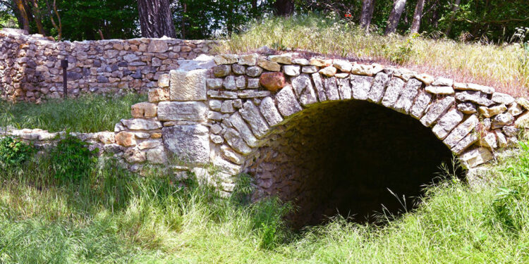 Monieux : découverte du moulin Virgile et du patrimoine hydraulique du Vaucluse