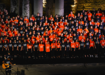 Auditorium du Thor, 110 jeunes Vauclusiens chantent Pop the opéra