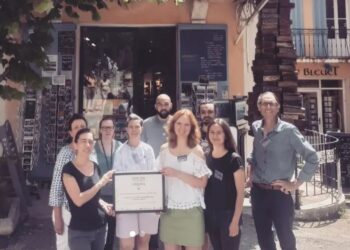 Les propriétaire de la librairie Le Bleuet élus ‘Libraires de l’année 2023’
