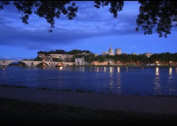 Côtes du Rhône : une « Tablée des chefs » de 200m face au Pont d’Avignon le 1er juillet
