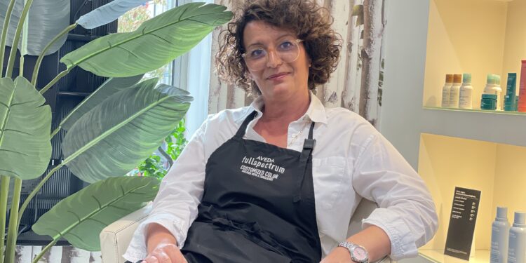 Portrait, salon Anne Caprini-Aveda, une coiffeuse à la pointe des soins ayurvédiques