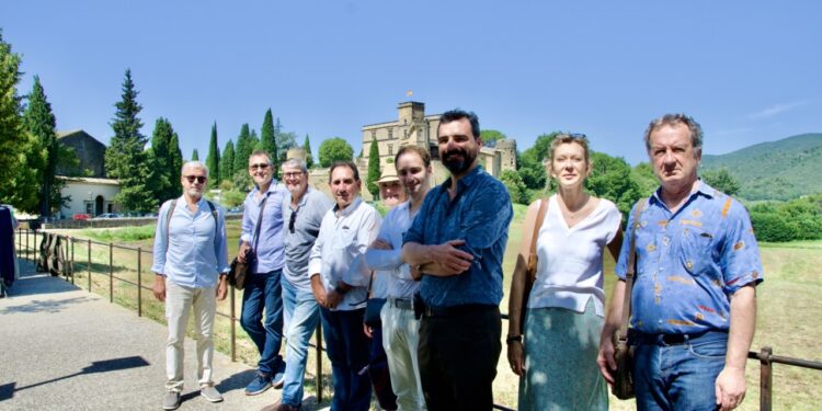 Les élus de Vaucluse face aux problématiques des meublés de tourisme et du surtourisme