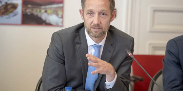 Un ‘super flic’ devient préfet du Gard