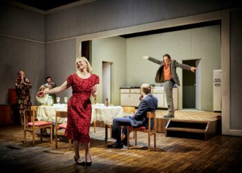 Festival d’Avignon :  « The confessions », l’hommage d’un fils