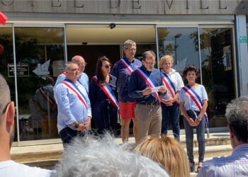 Les Angles, 100 personnes sont venues écouter le maire qui ne veut pas du chaos