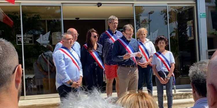 Les Angles, 100 personnes sont venues écouter le maire qui ne veut pas du chaos