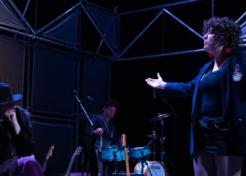 La Scala reçoit des punk.e.s