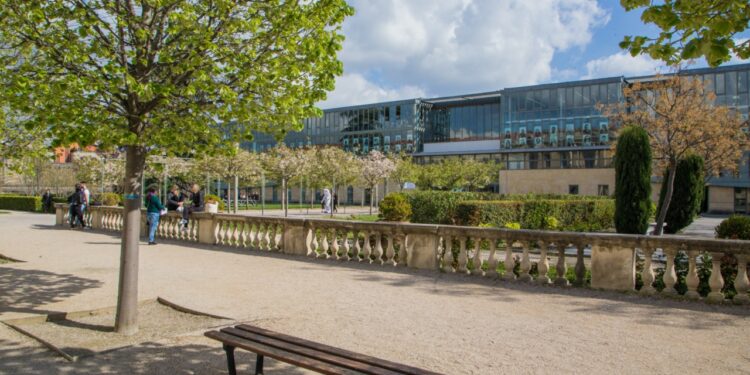 Avignon : une rentrée universitaire qui coûte 3032,31€