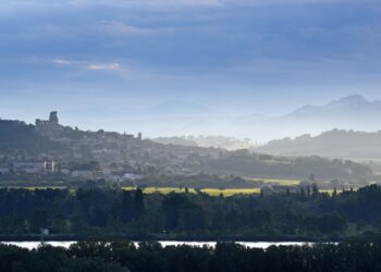 Châteauneuf-du-Pape : de la culture de la vigne à celle de l’esprit
