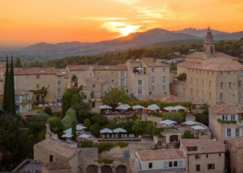 Crillon-le-Brave, ‘Maisons Pariente’ élue Meilleur Hôtel Resort de France par Travel Leisure World’s Best Awards 2023