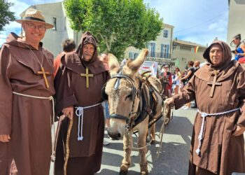 Pour la « Fête de la Véraison », Châteauneuf-du-Pape replonge avec délice dans son passé médiéval