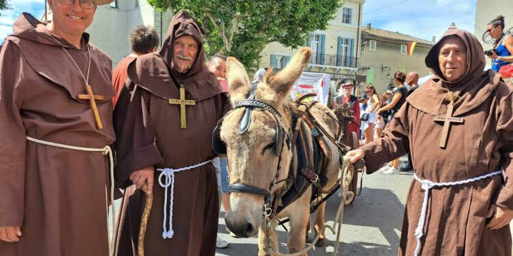 Pour la « Fête de la Véraison », Châteauneuf-du-Pape replonge avec délice dans son passé médiéval