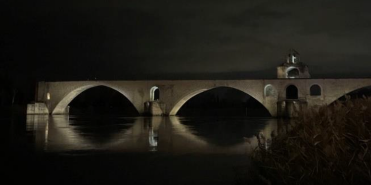 Avignon : observez les étoiles depuis le pont d’Avignon