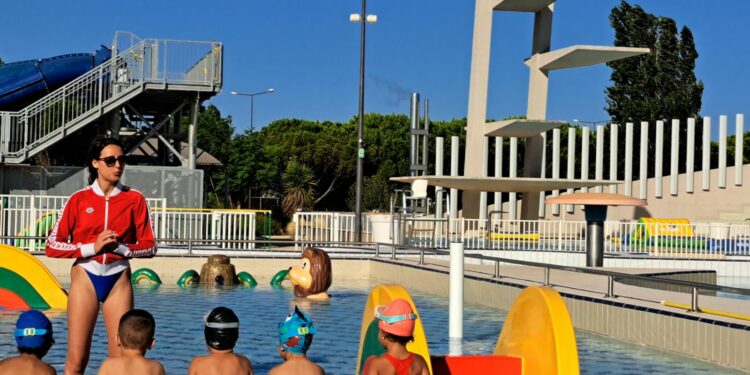 Stade Nautique d’Avignon : des cours de natation gratuits pour lutter contre la 1ère cause de mortalité infantile, la noyade