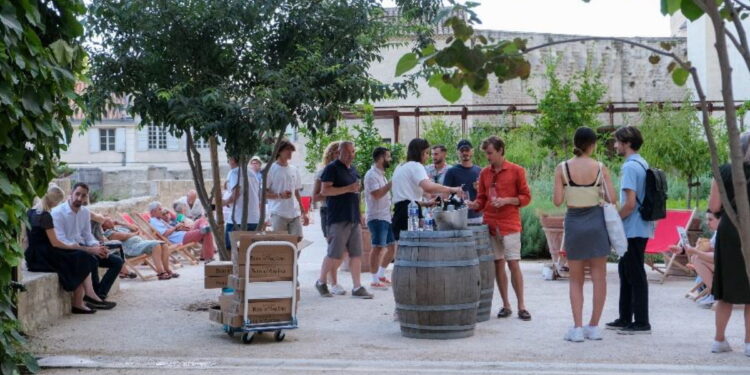 Avignon : dégustez un verre dans les jardins du Palais des Papes