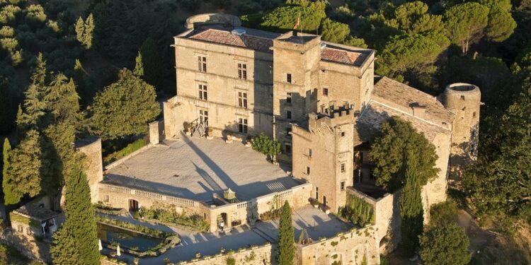 Journées du patrimoine : visitez le château de Lourmarin à tarif réduit