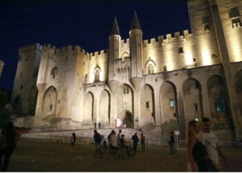 Les fantômes s’invitent au Palais hanté des papes