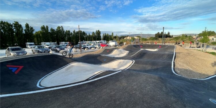 La Ville de L’Isle-sur-la-Sorgue inaugure sa piste de pumptrack