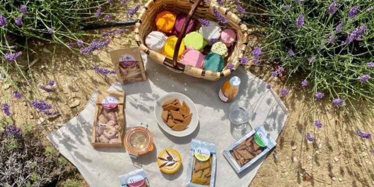 Robion : à La Roumanière, des confitures, biscuits et miels solidaires