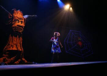 (Vidéo) La Sorcière Éphémère va enchanter le Cabaret à Carpentras