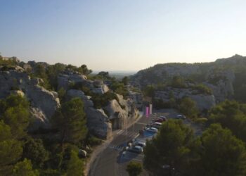 Ultime épisode dans la saga de l’exploitation des Carrières de Lumières aux Baux de Provence