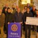 Le Rotary club de Gordes fait un don à l’association ‘Vaincre la maladie des os de verre’