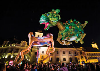 Carpentras accueille la 16e édition de son festival de rue ‘Noëls insolites’