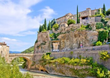 Vaison-la-Romaine désignée la ville la plus accueillante de France par Booking.com
