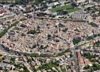 Enclave des papes : le Plan climat-air-énergie « gagnerait à être actualisé »